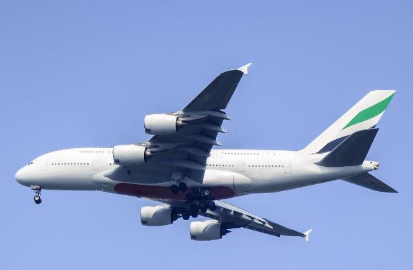 英國空運(yùn)價格的變動受到了哪些因素的影響？